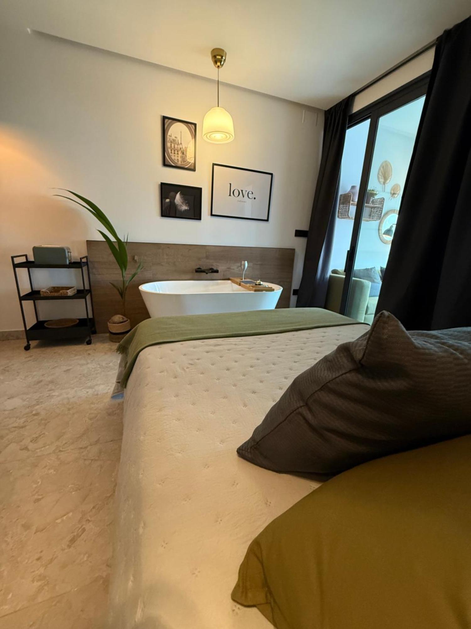 Victoria Loft Bed & Breakfast Castell de Ferro Ngoại thất bức ảnh